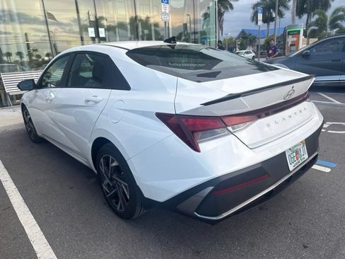 Used 2025 Hyundai Elantra Sport FWD image 7