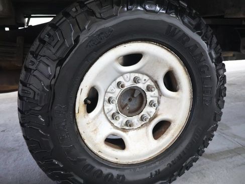 Used 2017 Chevrolet Express 3500 RWD image 24
