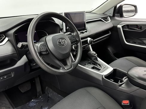 Used 2023 Toyota RAV4 LE image 8
