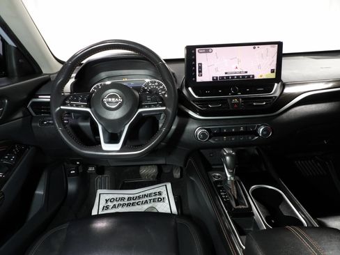Used 2023 Nissan Altima 2.5 SR w/ SR Premium Package FWD image 18