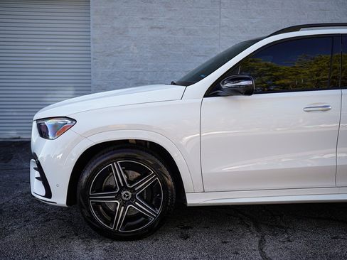 Used 2024 Mercedes-Benz GLE 450e 4MATIC image 10