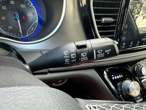 Used 2024 Chrysler Pacifica Limited w/ S Appearance Package FWD image 26
