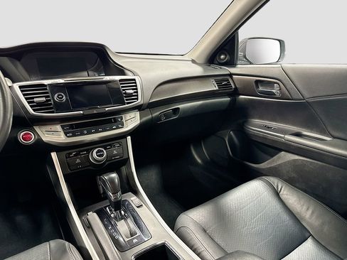 Used 2014 Honda Accord Touring image 22