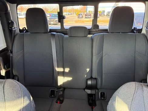 Used 2025 Jeep Gladiator Sport image 23