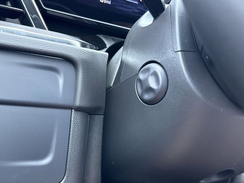 New 2025 Chevrolet Suburban Premier RWD image 21