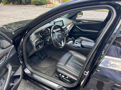 Used 2017 BMW 530i RWD image 4