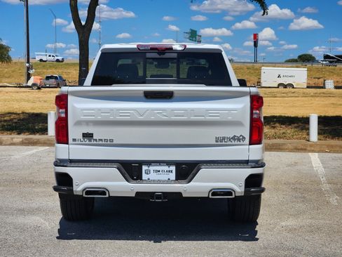 Used 2025 Chevrolet Silverado 1500 High Country AWD/4WD image 33