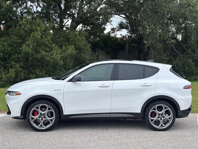 Used 2024 Alfa Romeo Tonale Veloce AWD/4WD image 2