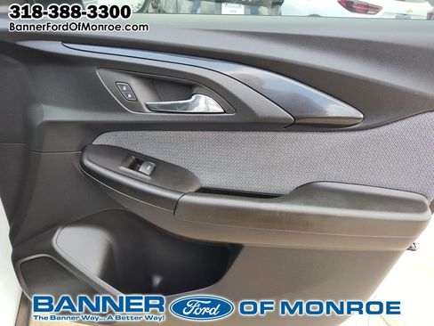 Used 2023 Chevrolet TrailBlazer LT w/ Convenience Package FWD image 23