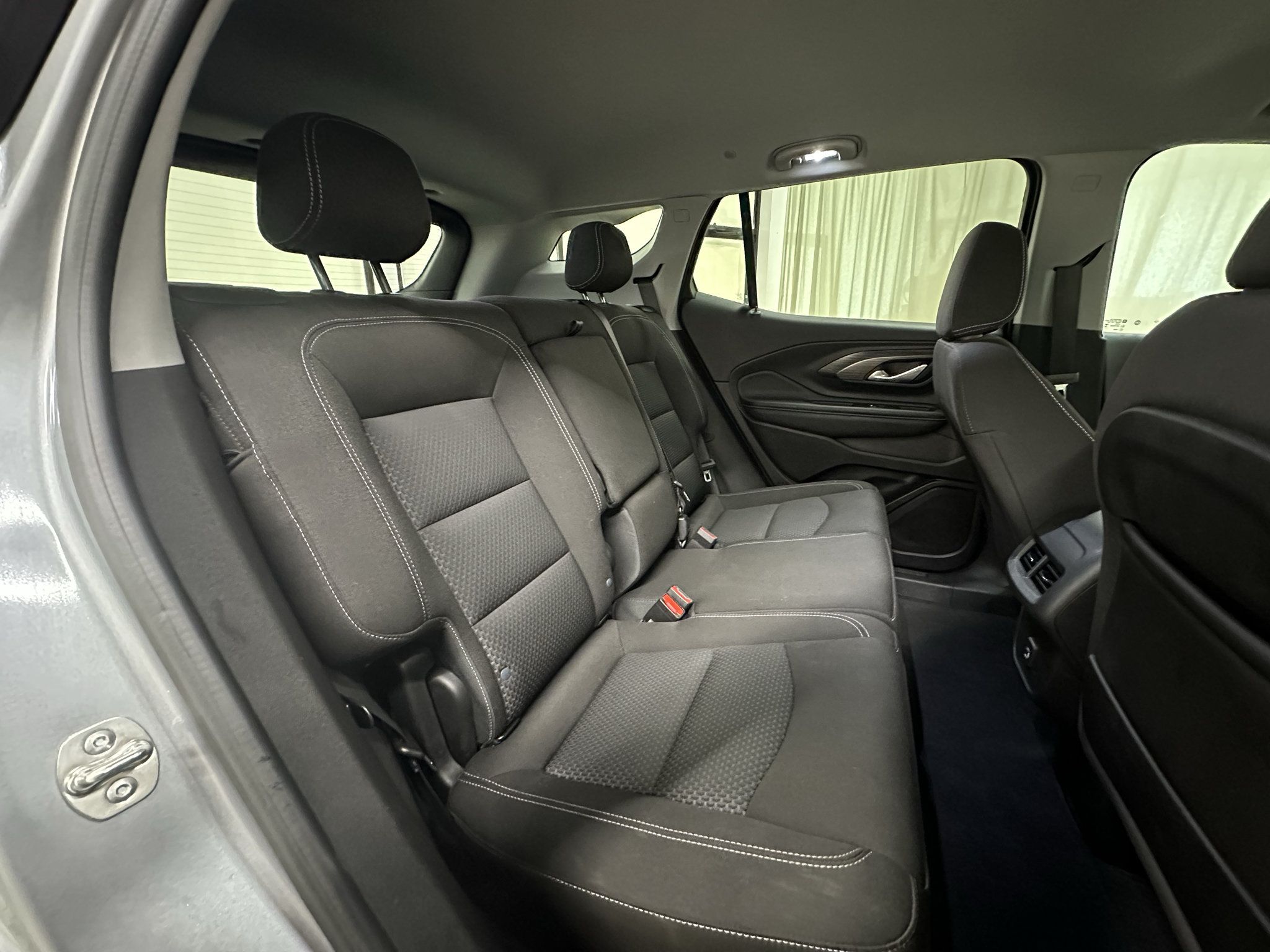 Used 2024 GMC Terrain SLE w/ Elevation Edition AWD/4WD image 18