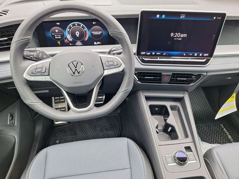 New 2026 Volkswagen Tiguan SE R-Line image 19