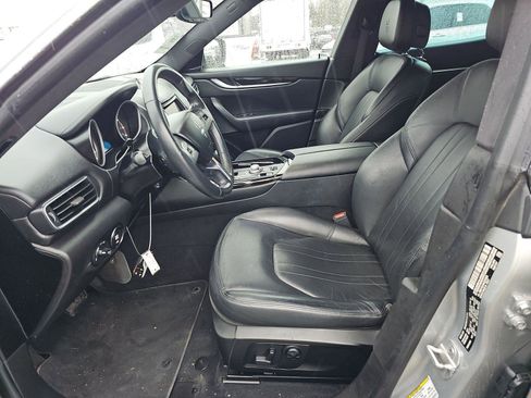 Used 2017 Maserati Levante image 8