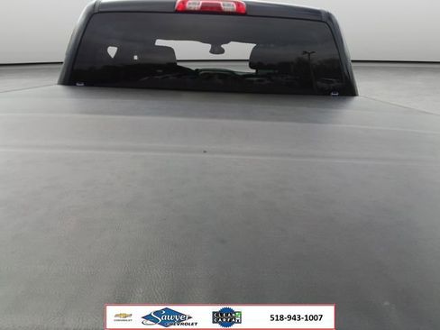 Used 2018 Chevrolet Silverado 1500 LT w/ LT Eassist Package AWD/4WD image 18