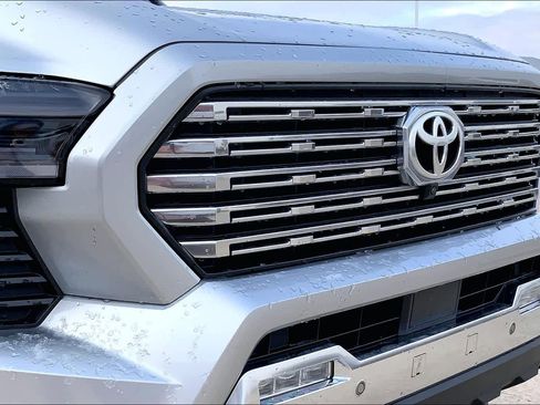 Used 2025 Toyota Tacoma Limited image 28