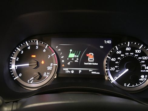 Used 2023 Toyota Highlander XLE image 13