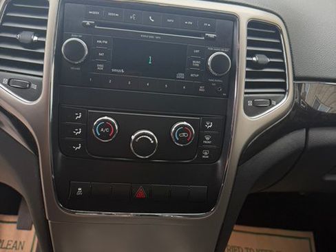 Used 2011 Jeep Grand Cherokee Laredo AWD/4WD image 13
