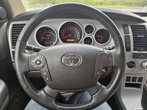 Used 2008 Toyota Sequoia SR5 AWD/4WD image 16