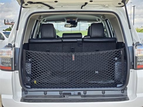 Used 2021 Toyota 4Runner Venture image 9