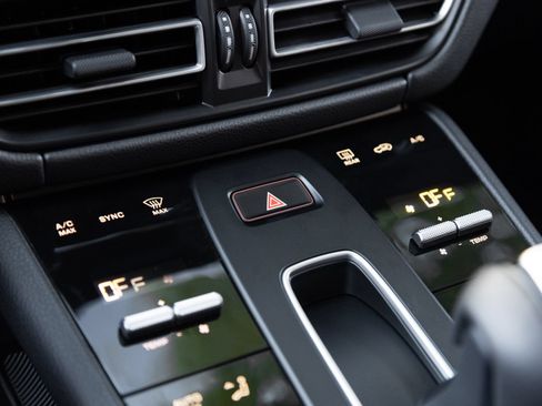 Certified 2026 Porsche Macan AWD/4WD image 26