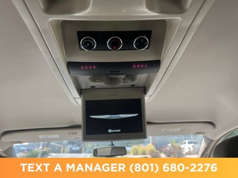 Used 2016 Chrysler Town & Country Touring FWD image 27