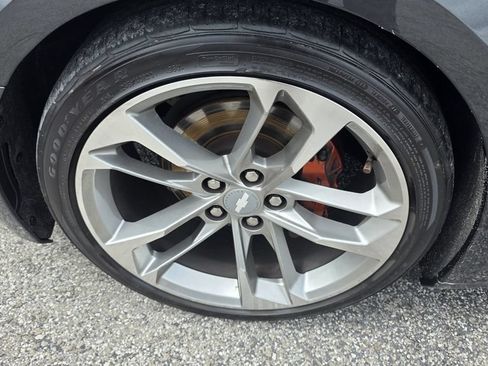 Used 2017 Chevrolet Camaro LT RWD image 14