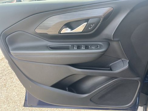 Used 2023 GMC Terrain SLE image 19