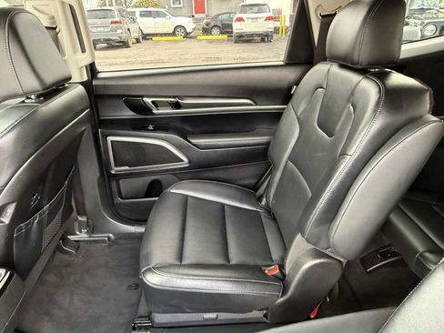 Used 2023 Kia Telluride S w/ S Sunroof Package image 12