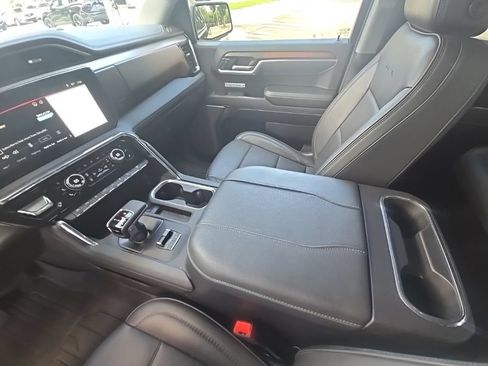 Used 2024 GMC Sierra 1500 Denali w/ Technology Package AWD/4WD image 27
