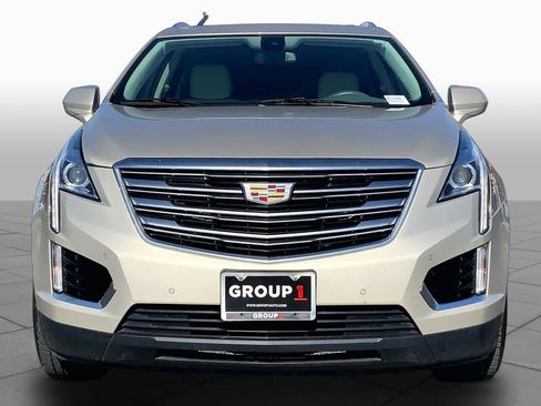Used 2017 Cadillac XT5 Luxury w/ Driver Awareness Package FWD image 4