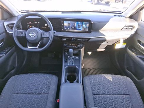 New 2026 Nissan Kicks SV image 8