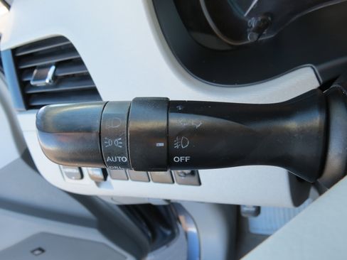 Used 2013 Toyota Sienna Limited image 15