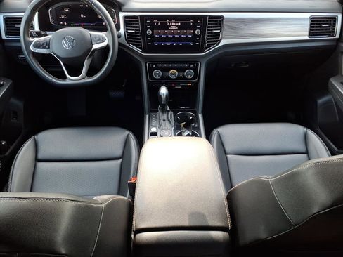 Used 2023 Volkswagen Atlas Cross Sport SE image 17