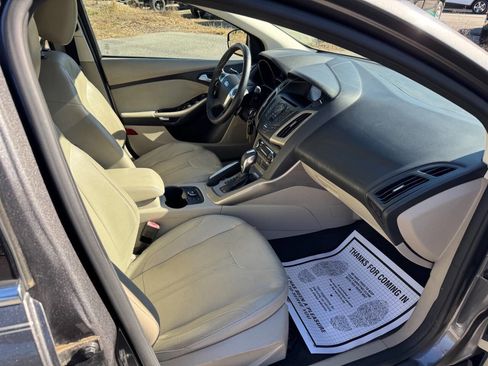 Used 2012 Ford Focus SEL image 16
