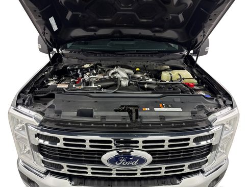 Used 2025 Ford F350 XLT w/ FX4 Off-Road Package image 11