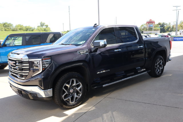 Used 2024 GMC Sierra 1500 SLT w/ SLT Premium Plus Package AWD/4WD image 5