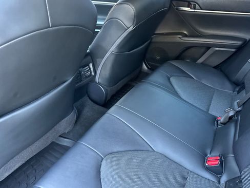 Used 2022 Toyota Camry XLE FWD image 4