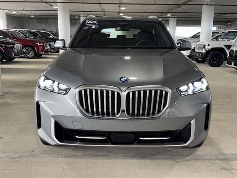 Certified 2025 BMW X5 xDrive50e w/ Premium Package image 3
