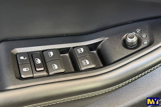 Used 2024 Jeep Grand Cherokee Laredo X RWD image 12