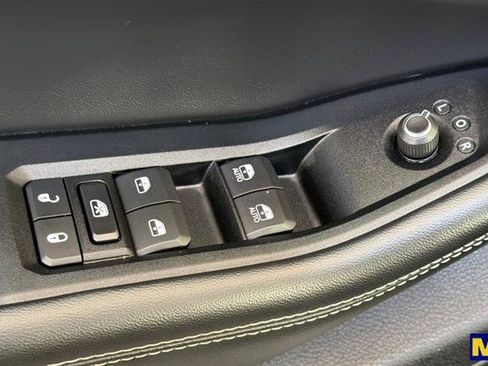 Used 2024 Jeep Grand Cherokee Laredo X RWD image 12