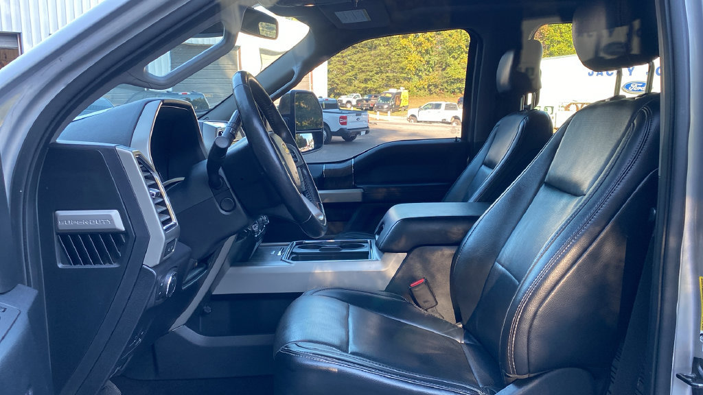 Used 2017 Ford F250 Lariat w/ Lariat Ultimate Package AWD/4WD image 16