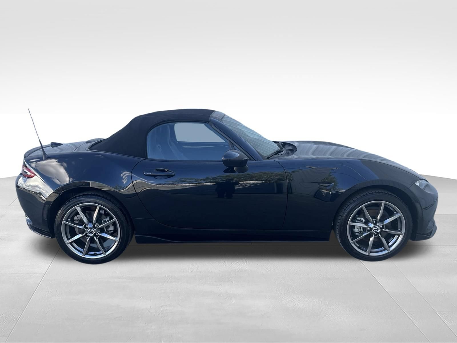 Used 2023 MAZDA MX-5 Miata Grand Touring RWD image 5