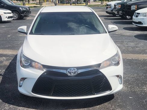 Used 2017 Toyota Camry SE FWD image 9