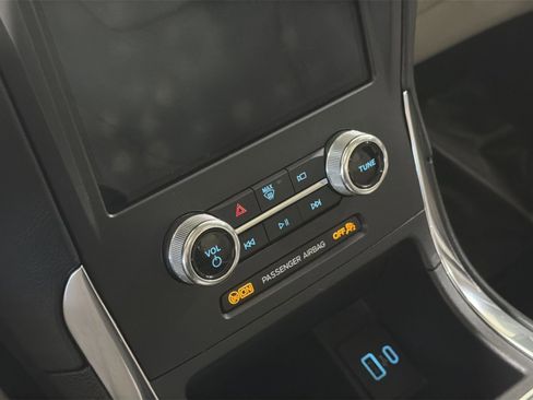 Used 2022 Ford Edge Titanium w/ Equipment Group 301A AWD/4WD image 23