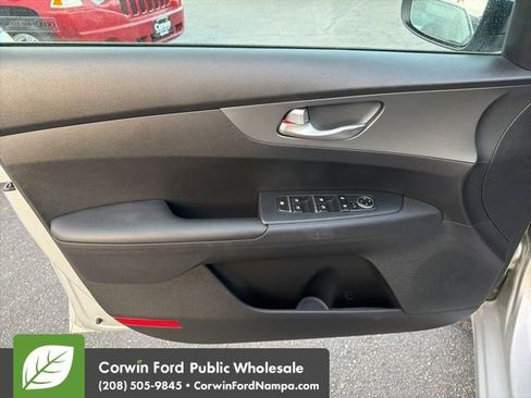 Used 2021 Kia Forte LXS image 13