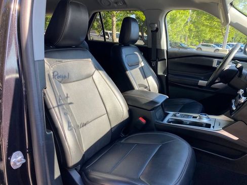 Used 2023 Ford Explorer Limited AWD/4WD image 30