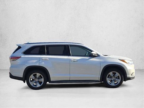 Used 2015 Toyota Highlander Limited image 4