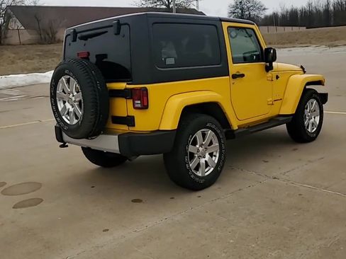 Used 2015 Jeep Wrangler Sahara image 8