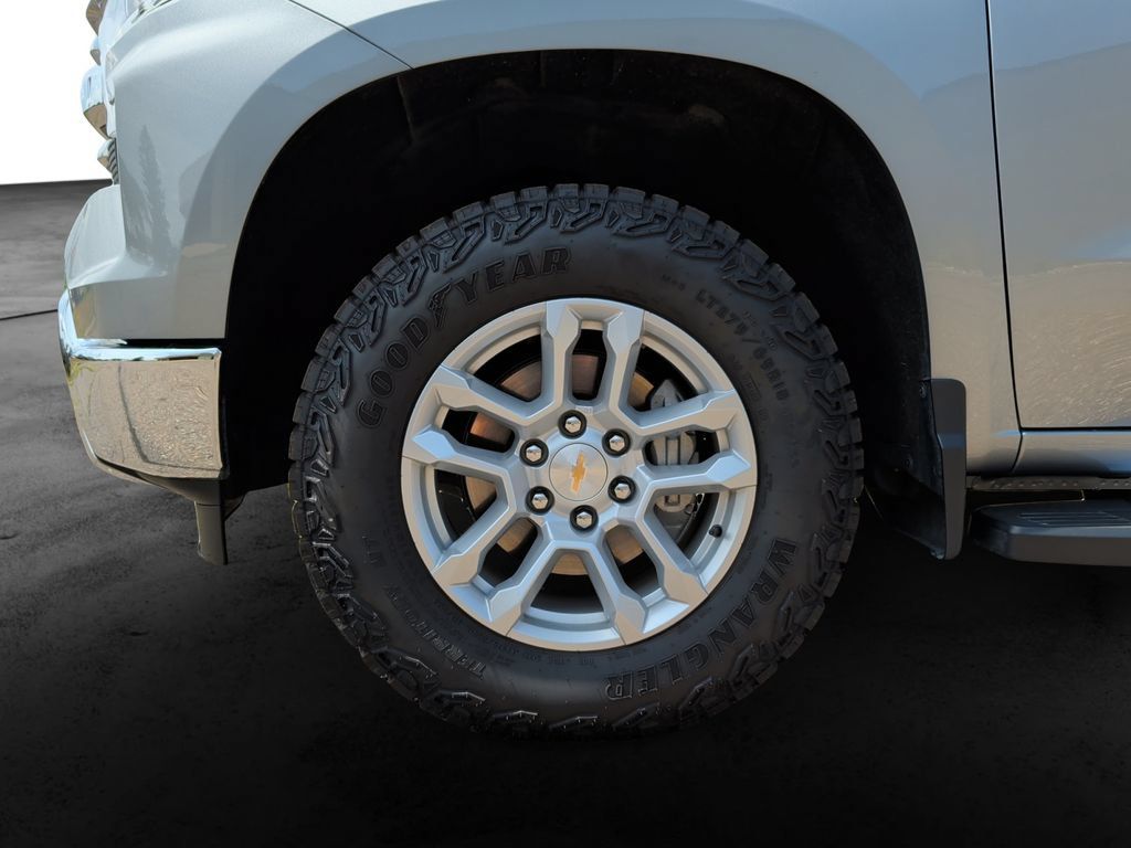 Used 2026 Chevrolet Silverado 1500 LTZ w/ Z71 Off-Road Package AWD/4WD image 9