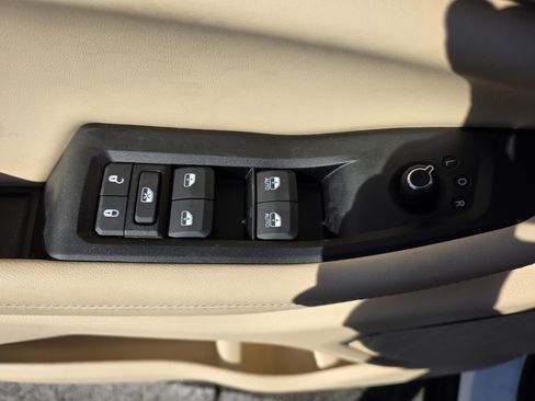 New 2026 Jeep Grand Cherokee Limited RWD image 12