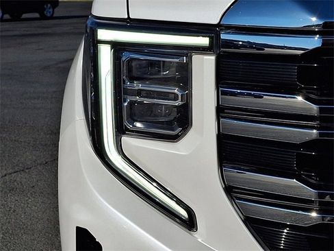 Used 2022 GMC Sierra 1500 SLT w/ SLT Premium Plus Package image 12